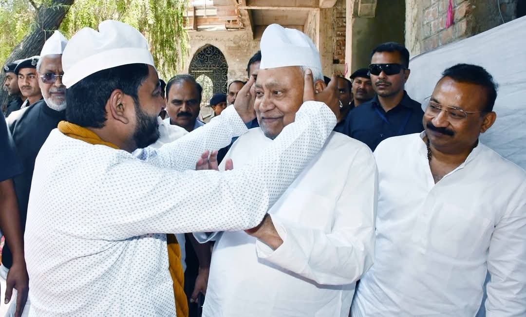 नीतीश कुमार को क्या अब सच में किसी मौलाना की जरूरत नहीं है?जेडीयू पार्टी को नहीं चाहिए मुस्लिमों का वोट!