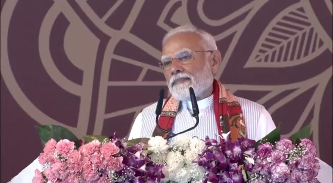 विपक्ष पर हमलावर हुए पीएम मोदी,बोले-उनका सिद्धांत है परिवार का साथ,परिवार का विकास..