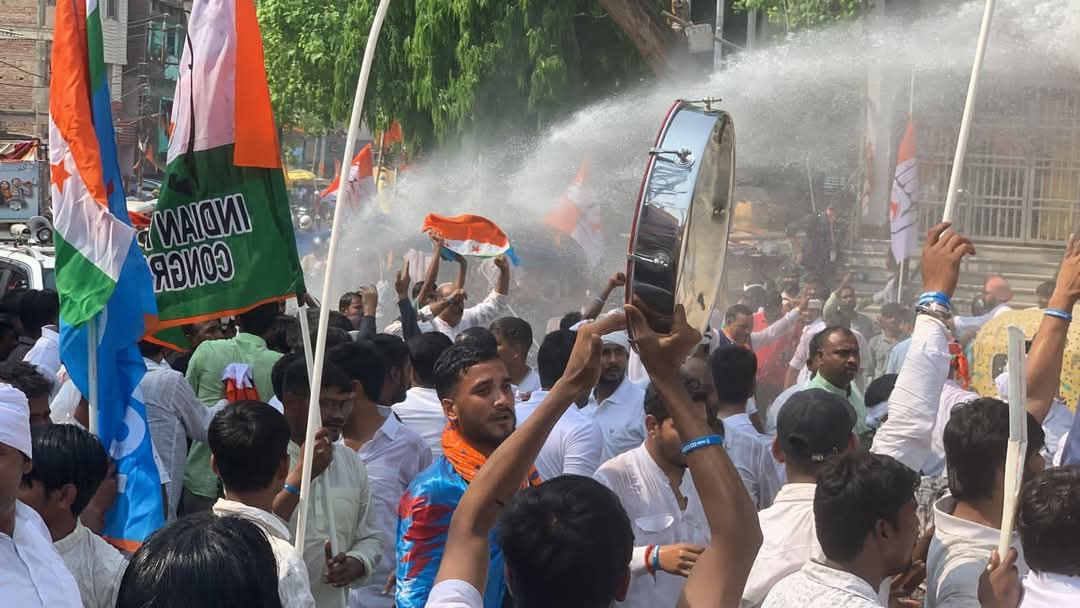 कांग्रेस कार्यकर्ताओं के ऊपर चला वाटर केनन,पटना की सड़कों पर आज जमकर हुआ हंगाम