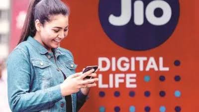 JIO ने BSNL और एयरटेल की उड़ा दी धज्जियां,90 दिन वाले इतने सस्ते रिचार्ज से ग्राहक हुए खुश!