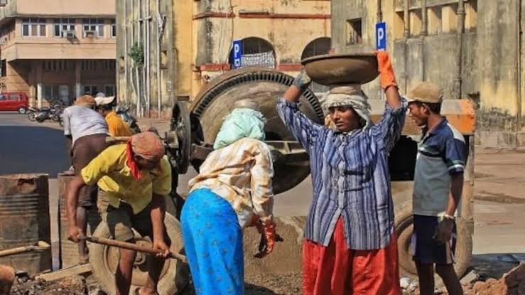 राजधानी में काम करने वाले मजदूरों के लिए खुशखबरी,न्यूनतम मजदूरी में सरकार ने किया इजाफा