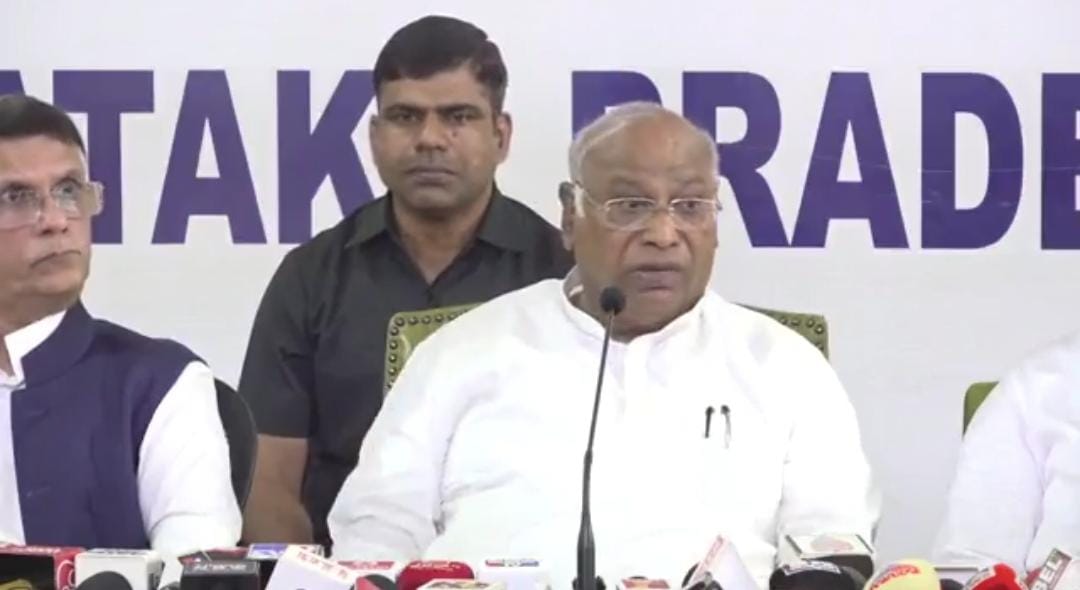 सर्वदलीय बैठक बुलाकर मुंहतोड़ जवाब दे सरकार,कांग्रेस अध्यक्ष खरगे ने की बड़ी मांग