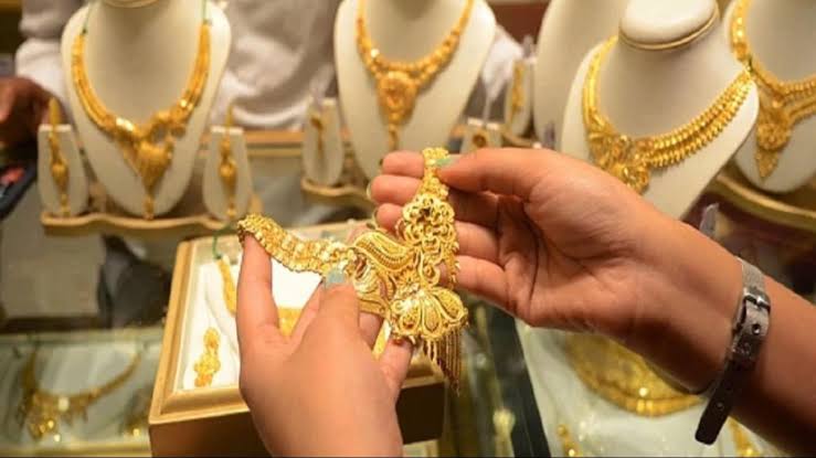 सोने की कीमतों में 25% तक हो सकती है गिरावट,खरीदारी करने से पहले पढ़ लीजिए ये खबर