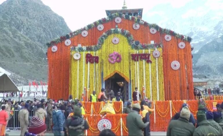 भक्तों के दर्शनार्थ के लिए आज खोल दिए गए केदारनाथ मंदिर के कपाट,हजारों की संख्या में पहुंचेंगे श्रद्धालु