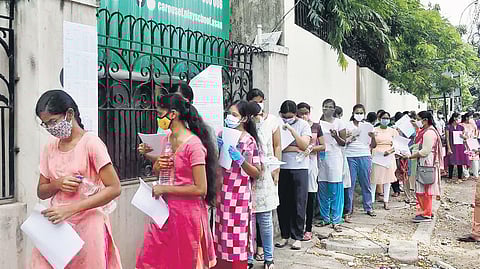 NEET परीक्षार्थी और अभिभावक हो जाएं सावधान,सेटिंग के चक्कर में पड़ेंगे तो हो जाएंगे बर्बाद!