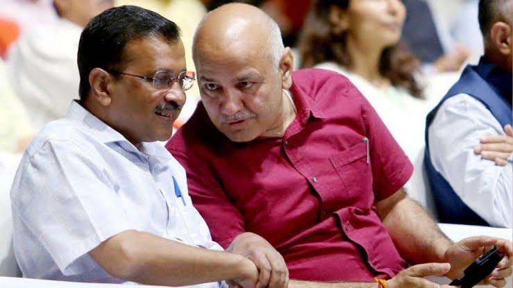 केजरीवाल और सिसोदिया की याचिकाओं पर आज सुनवाई करेगा कोर्ट,लग सकती है बड़ा झटका!