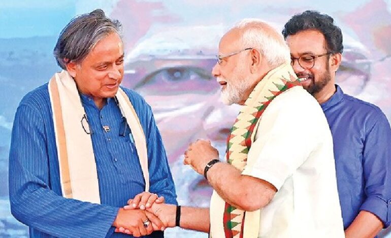 शशि थरूर के जरिए कांग्रेस में सेंधमारी करेगी बीजेपी?अंदर से नाराज हुए कांग्रेसी