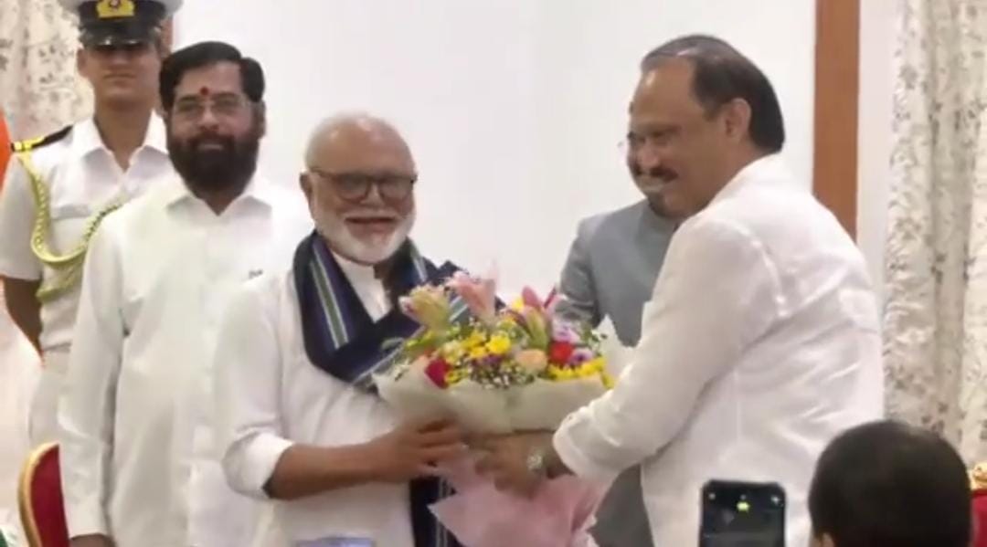 हार गए अजीत पवार!मंत्री पद की शपथ लेते हीं जीत गए छगन भुजबल