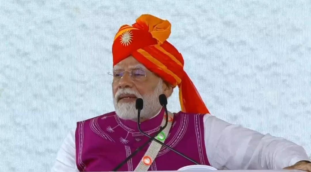 जब कोई हमारी बहनों के सिंदूर को मिटाएगा,तो उसका भी मिटना तय हो जाएगा,रैली में खूब गरजे पीएम मोदी