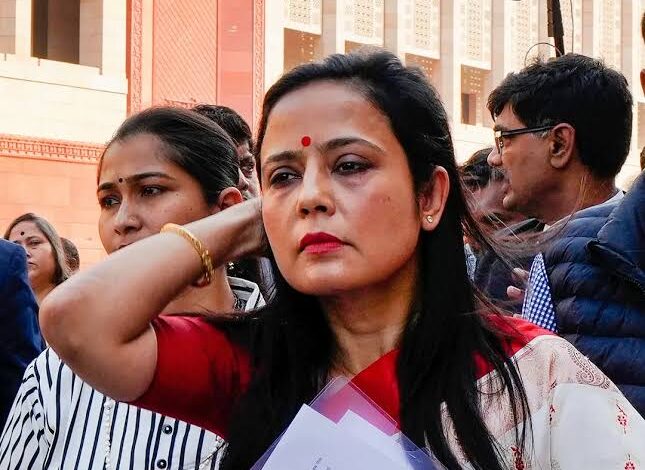 हर पार्टी में महिलाओं को लेकर ये सब होता है,अपने हीं पार्टी के नेताओं पर भड़क उठी TMC की सांसद महुआ मोइत्रा