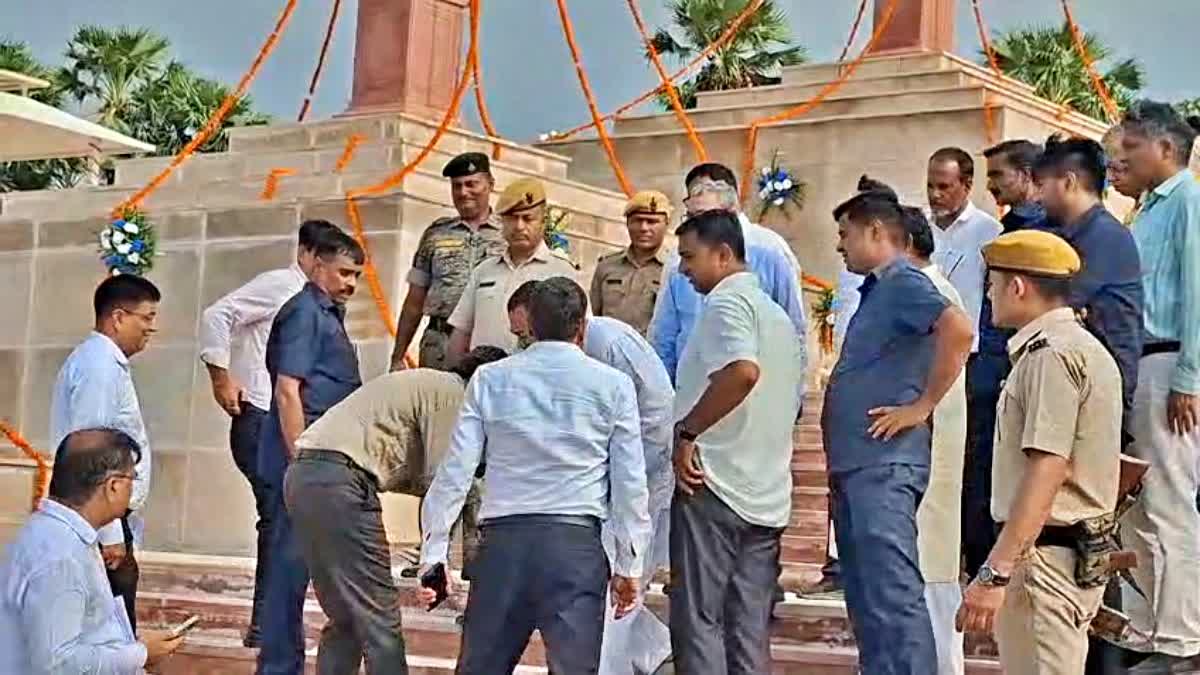 पटना DM के पैर छूते हुए नजर आए निशांत कुमार,जानिए क्या है पूरा मामला?