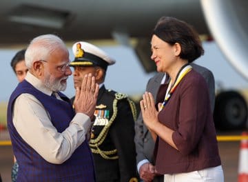 2 दिवसीय ब्रिटेन दौरे पर लंदन पहुंचे पीएम मोदी,हुआ जोरदार स्वागत