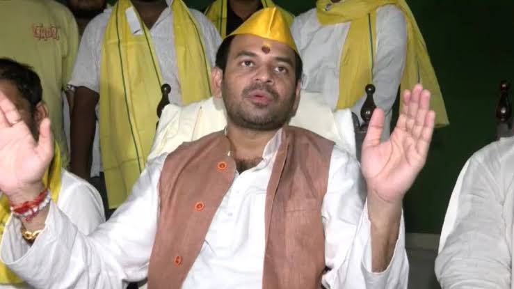 तेज प्रताप के ऐलान से लालू परिवार की बढ़ने वाली है मुश्किलें,अलग रास्ता बनाने में जुटे तेज प्रताप