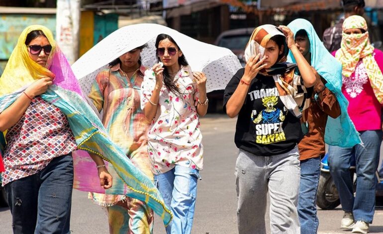 इन राज्यों में लगातार बारिश होने की बढ़ी संभावना,नहीं मिलने वाली है कोई राहत