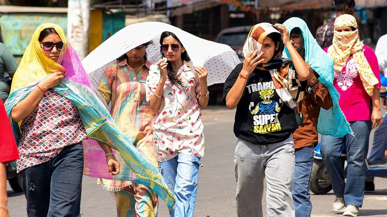 इन राज्यों में लगातार बारिश होने की बढ़ी संभावना,नहीं मिलने वाली है कोई राहत