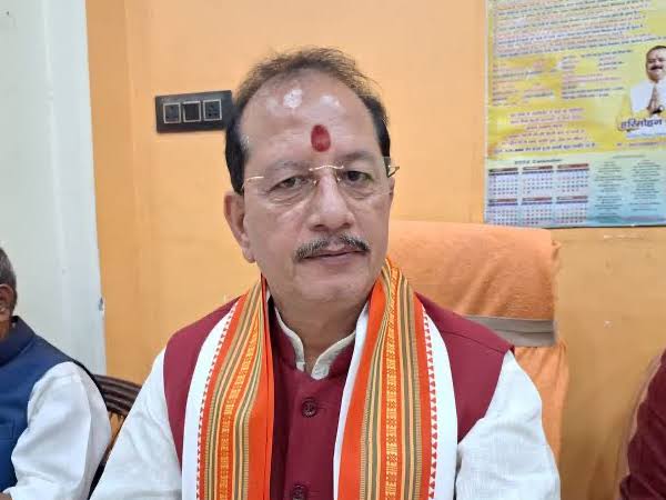 विपक्ष के जंजाल में घिरे डिप्टी सीएम विजय सिन्हा,दो जगह से मिला वोटर कार्ड का इपिक नंबर!