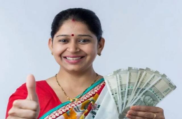 महिलाओं को अब हर महीने मिलेंगे 2100 रुपये,इस राज्य के महिलाओं को मिला बड़ा तोहफा