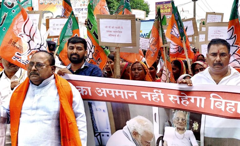 राजधानी पटना में बिहार बंद का दिखा असर,डाकबंगला चौराहे पर ही सो गए NDA कार्यकर्ता