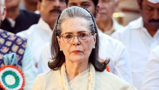 नागरिक बनने से पहले वोटर लिस्ट में नाम शामिल,सोनिया गांधी को लेकर मामला पहुंचा कोर्ट