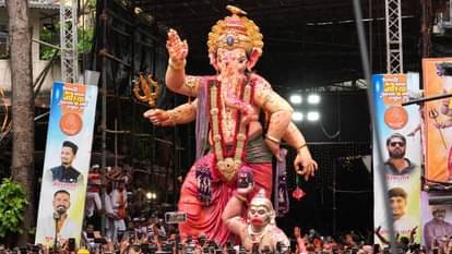 ढोल-ताशों के बीच दी गई बप्पा को विदाई,गणपति बप्पा मोरया,अगले बरस तू जल्दी आ..