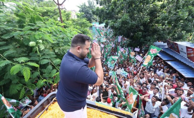 तेजस्वी ने बढ़ाई कांग्रेस की टेंशन,खुद को बताया CM चेहरा