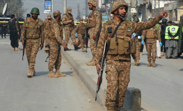 पाकिस्तान के पीओके में क्यों मचा है बवाल?फोन बंद,सड़कें सूनी और 3 हजार फौज की तैनाती