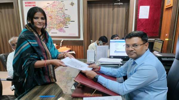 तेजस्वी के खिलाफ मोर्चा खोलने वालीं रितु जायसवाल के बारे में जानकर हो जाएंगे हैरान,पति रह चुके हैं IAS अधिकारी