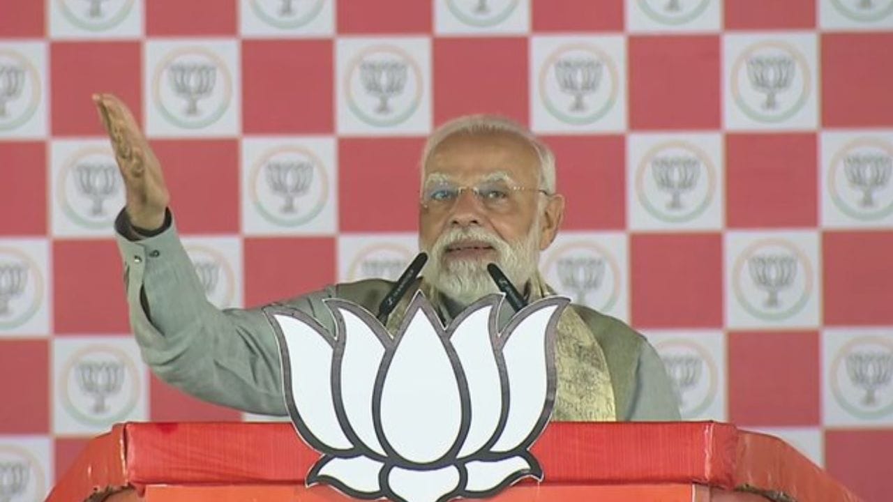 मुजफ्फरपुर में पीएम मोदी ने कांग्रेस-आरजेडी पर बोला हमला,वोट के लिए छठी मैया का अपमान नहीं सहेगा बिहार