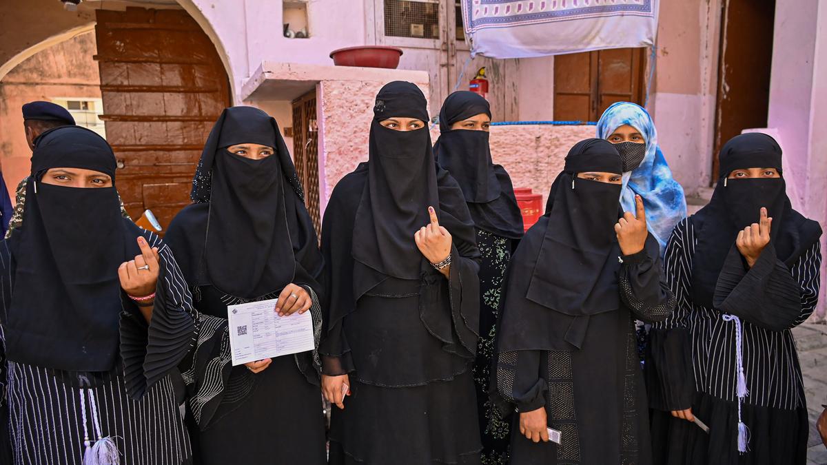 मुस्लिम बहुल सीटों पर जानिए कैसे पड़ रहे वोट?