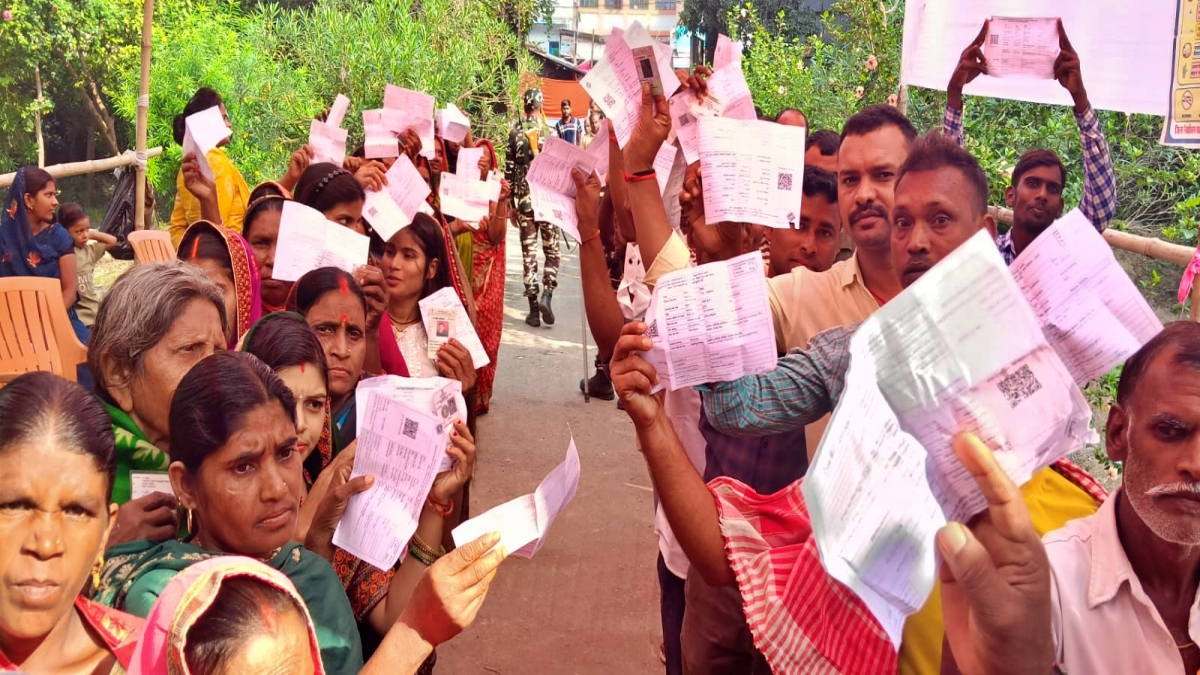 बूथ कैप्चरिंग से बाज नहीं आते RJD के लोग,लखीसराय में वोट देने से रोकने की कोशिश,बोले विजय सिन्हा