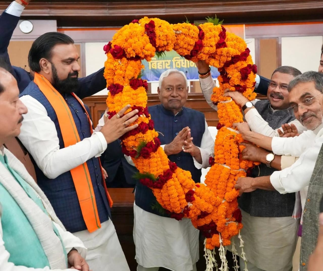 कल 10वीं बार शपथ लेंगे सीएम नीतीश,एनडीए विधायक दल का चुने गए नेता