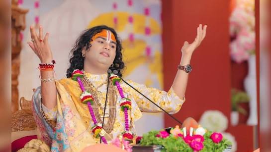 महिलाओं के खिलाफ टिप्पणी मामले में अनिरुद्धाचार्य की बढ़ी मुश्किलें,कोर्ट तक पहुंचा मामला