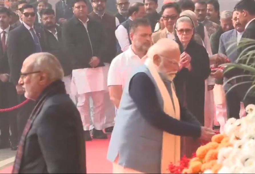पीएम मोदी-सोनिया गांधी समेत कई नेताओं ने वीर सपूतों को आज किया याद