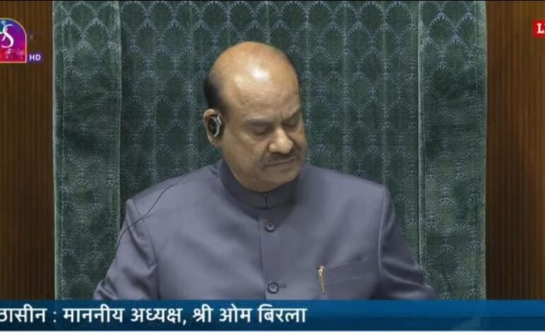 भारी हंगामे के बीच पारित हुआ G Ram G Bill,विपक्ष ने बिल की फाड़ी कॉपियां