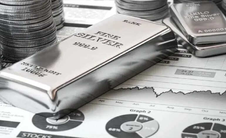 चांदी में आ सकती है 1 लाख रुपए की बड़ी गिरावट!जान लीजिए कब करें निवेश?