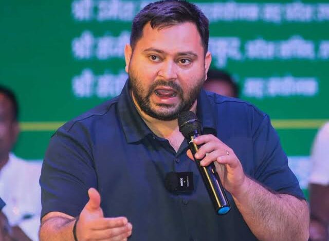 तेजस्वी ने बीजेपी के इस नेता पर साधा निशाना,पार्टी की सोच पर खड़े किए सवाल