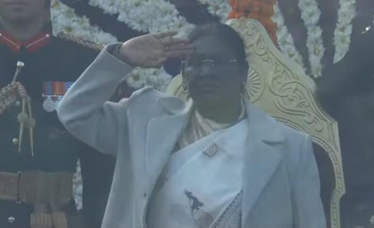राष्ट्रपति द्रौपदी मुर्मू ने ली परेड की सलामी,कर्तव्य पथ पर दिख रही देश की ताकत