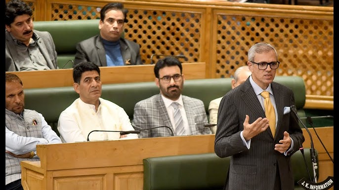 अब्दुल्ला के बयान पर भाजपा का जोरदार हंगामा,CM के भाषण के दौरान खड़े रहे विधायक