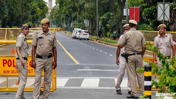 दिल्ली को दहलाएगा लश्कर-ए-तैयबा!अलर्ट हुआ जारी,हमले की रची जा रही है साजिश