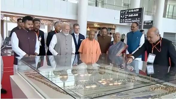 PM मोदी ने जेवर एयरपोर्ट का किया उद्घाटन,बोले-हम विकसित भारत का नया अध्याय शुरू कर रहे हैं