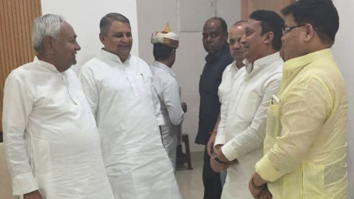 RJD विधायक फैसल रहमान तेजस्वी के देंगे झटका,नीतीश कुमार से मिलने पहुंचे