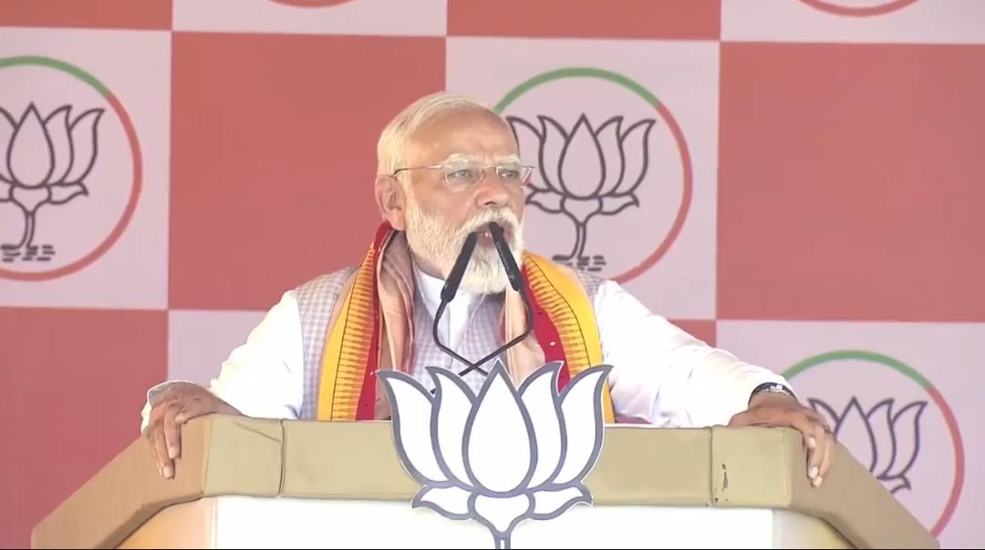 असम में पीएम मोदी ने मंचों से किया पलटवार,कांग्रेस अपनी हार की लगाएगी सेंचुरी