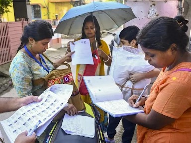 चुनाव आयोग ने पहली बार जिलेवार वोटर्स लिस्ट की जारी,पश्चिम बंगाल से 91 लाख मतदाताओं की हुई छंटनी