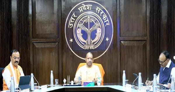 शिक्षामित्रों को मिलेगा 18 हजार रुपए,छात्रों के लिए खरीदे जाएंगे 25 लाख नए टैबलेट