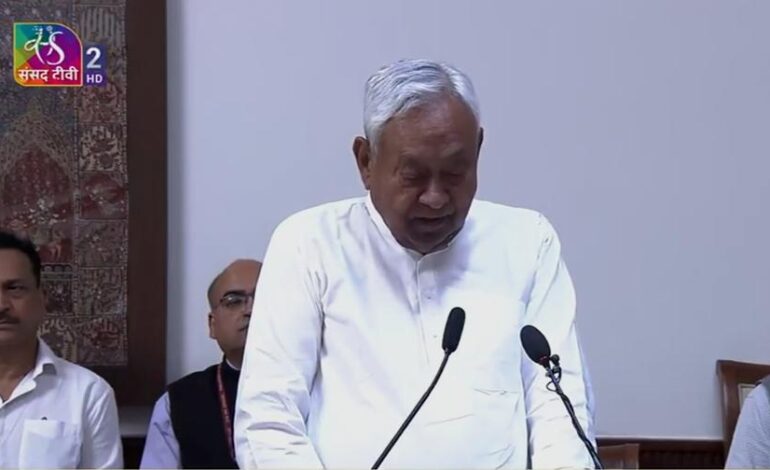 राज्यसभा सदस्य के रूप में नीतीश कुमार ने ली शपथ,अब बन गए चारों सदनों के सदस्य