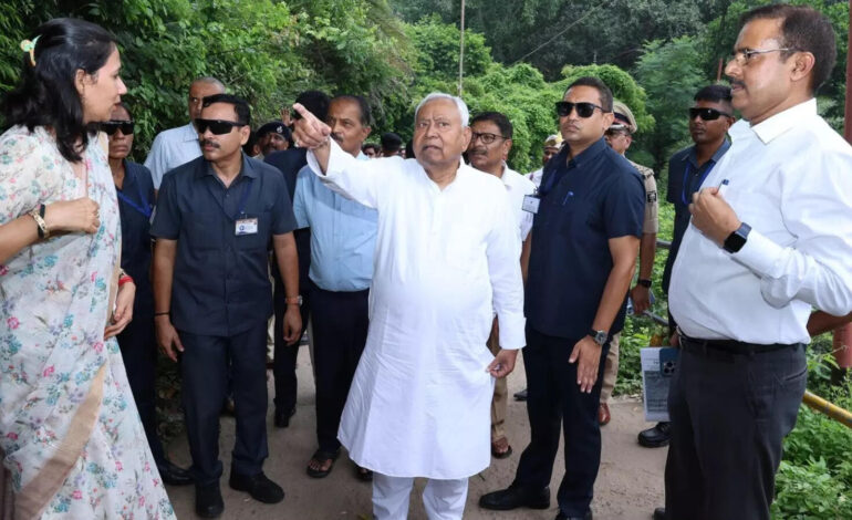 बैठक में भावुक हुए नीतीश कुमार,शाम तक दे देंगे अपना इस्तीफा