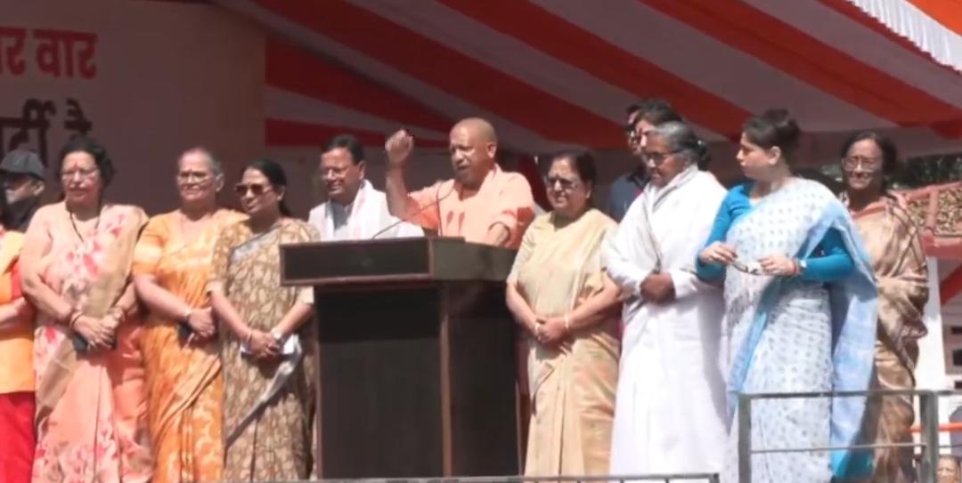 कांग्रेस और सपा का चेहरा महिला विरोधी है,विपक्ष का चेहरा बेनकाब हुआ-सीएम योगी