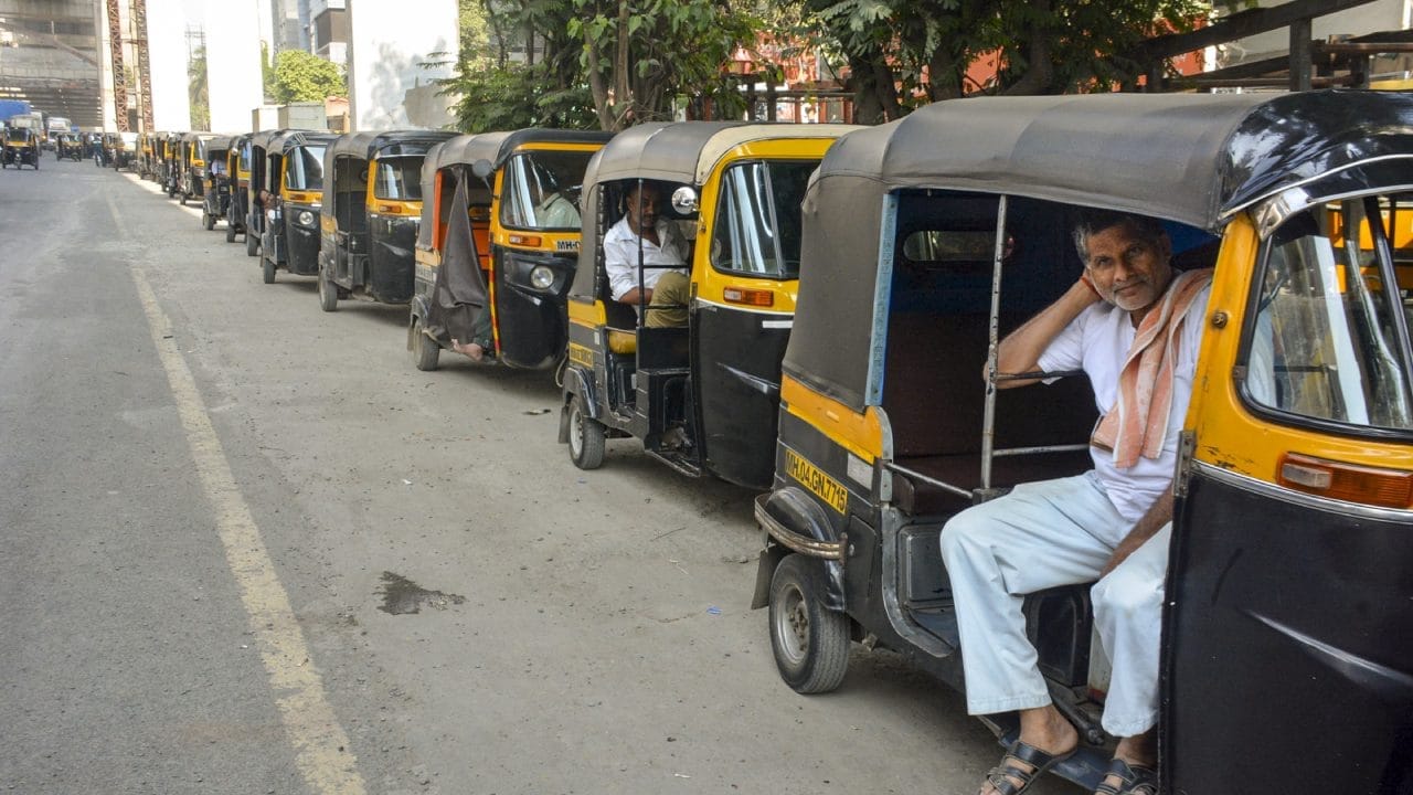 हिंदी बोलने वाले ड्राइवर मुंबई में नहीं चलाएंगे ऑटो-टैक्सी,जान लीजिए किस दिन से लागू होगा नियम?