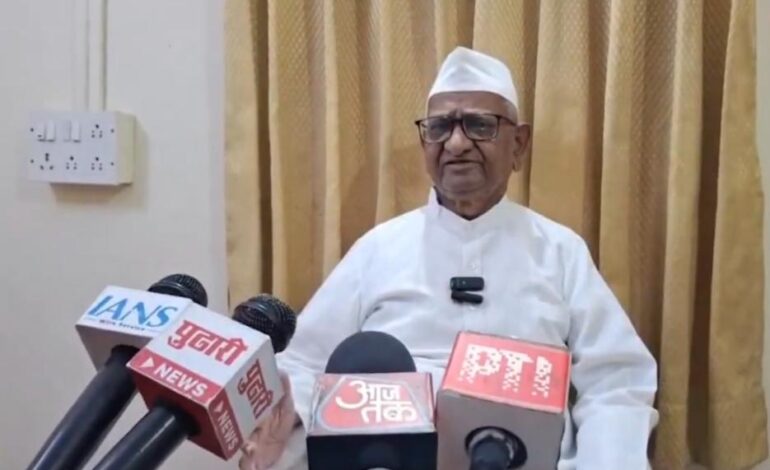 केजरीवाल के सांसदों के दलबदल पर गरजे अन्ना हजारे-लोकतंत्र में हर व्यक्ति को अपना अधिकार है