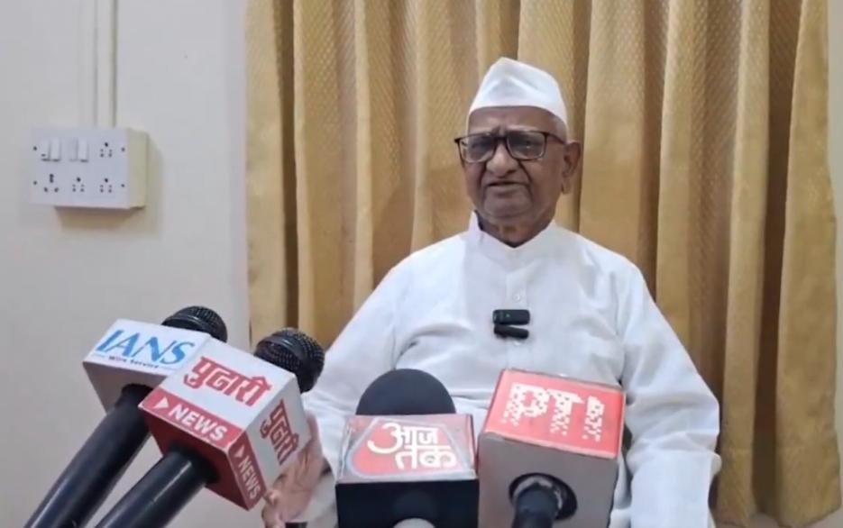 केजरीवाल के सांसदों के दलबदल पर गरजे अन्ना हजारे-लोकतंत्र में हर व्यक्ति को अपना अधिकार है